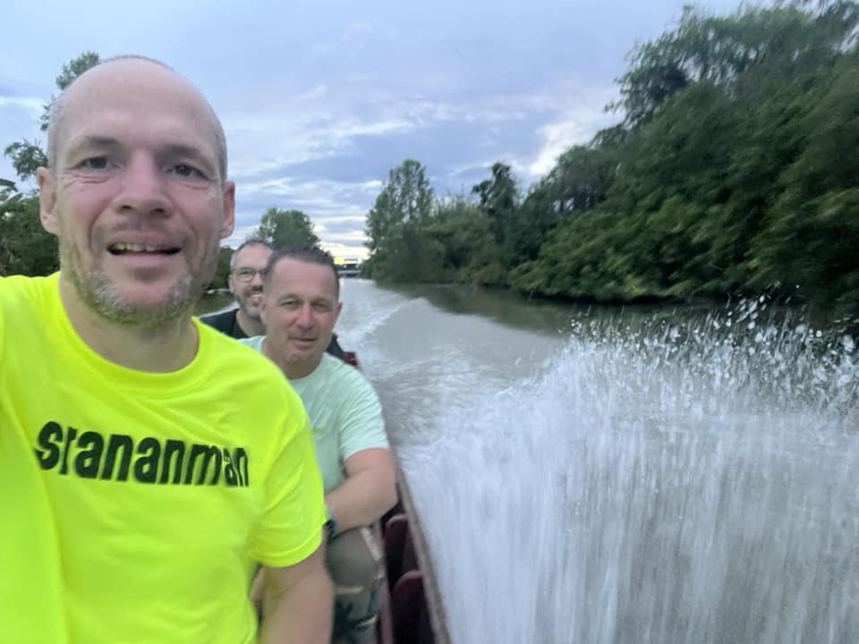 Srananman in een boot